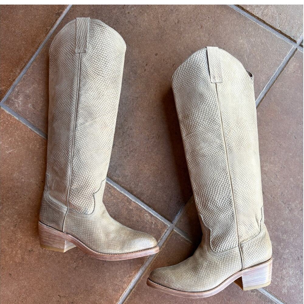 Miz Mooz Leather Snake Embossed Tan Knee High Western Cowboy Style Boots size 6